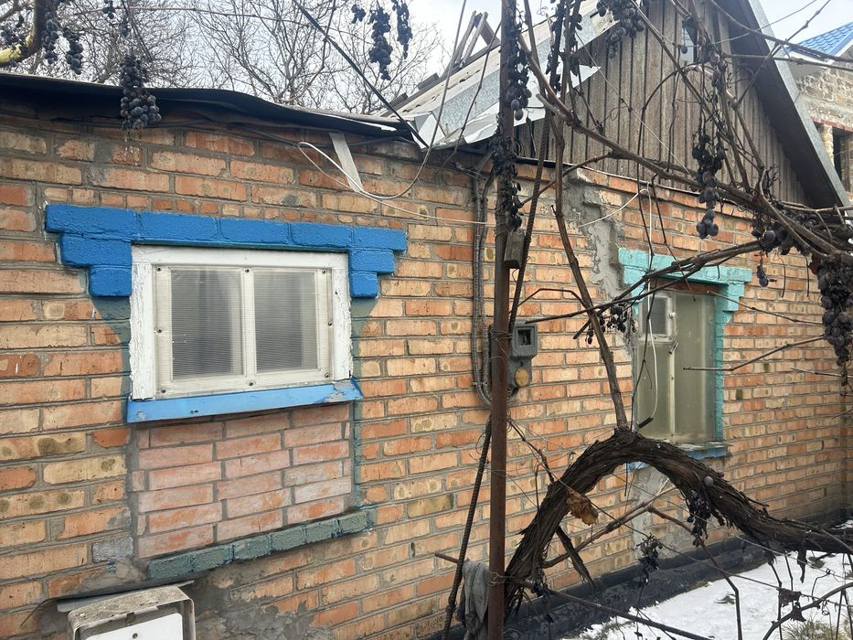 Невеличкий міцний будиночок Веселі Терни, вода, газ, 10соток. Міцний