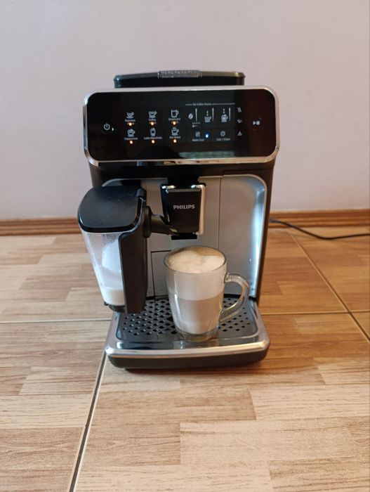 Кавомашина Philips EP3246 LatteGo Відмінний стан Вибір