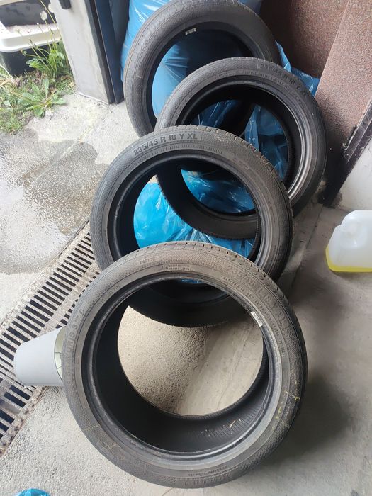 Opony 235/45/18 Barum Bravuris 3