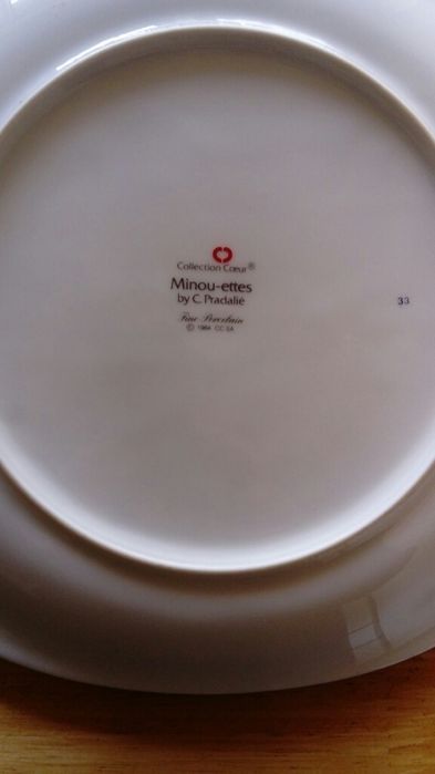 Prato decorativo em porcelana fina, série Gatos