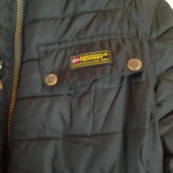 Pikowana czarna kurtka Geographical Norway
