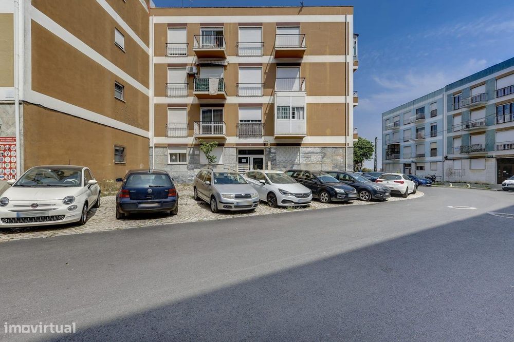 Apartamento T3 na Costa da Caparica com Excelente Localização — Caparica E Trafaria, Setúbal