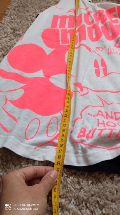 Bluzka w neonowe wzory