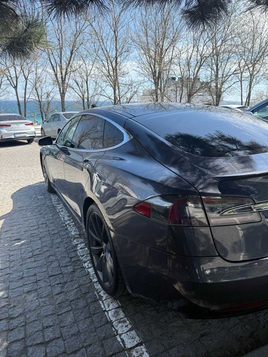 Tesla Model S Performance 2016