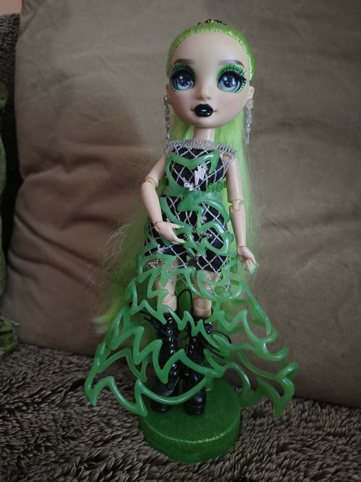 Rainbow High  Fantastic Fashion  Jade