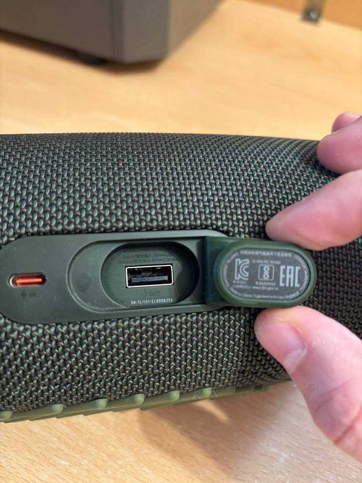 JBL Charge 5 | Дуже гарний стан | Працює, але без ВЧ (твітер)