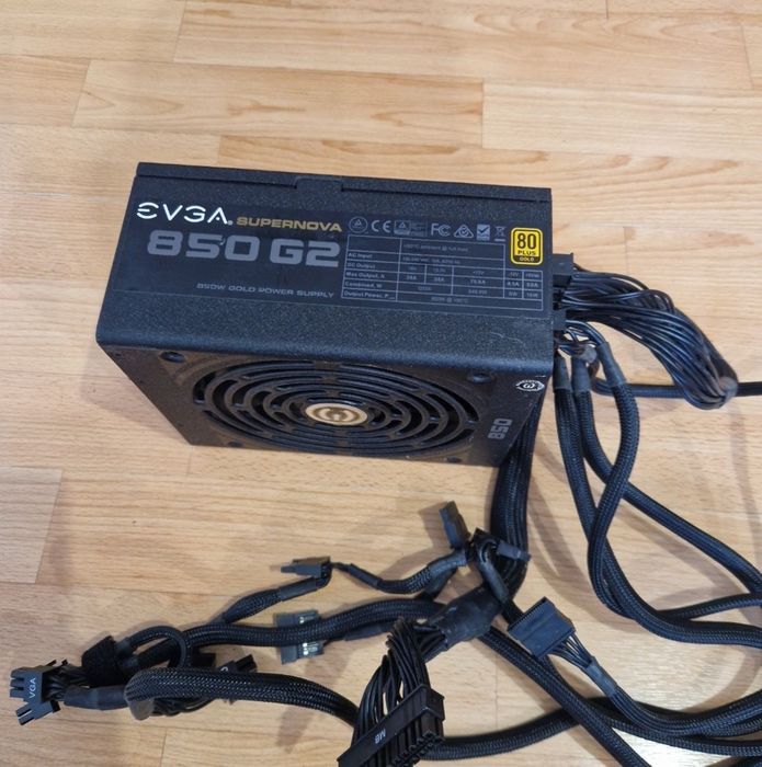 EVGA 850W 80PLUS GOLD Блок живлення 8(6+2)+8(6+2)відеокарта Стан гарний