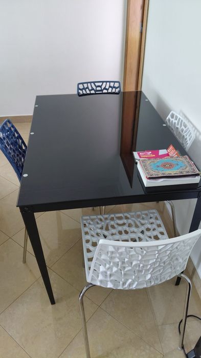 Conjunto Mesa + cadeiras