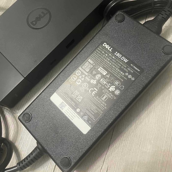 Продукитвна док-станція порт реплікатор Dell WD19 з аудіо 3.5 джек