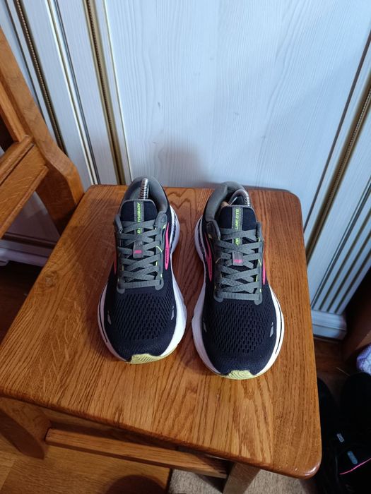 Brooks Adrenaline Gts 23 Wide Fit кросівки Vietnam  оригінал