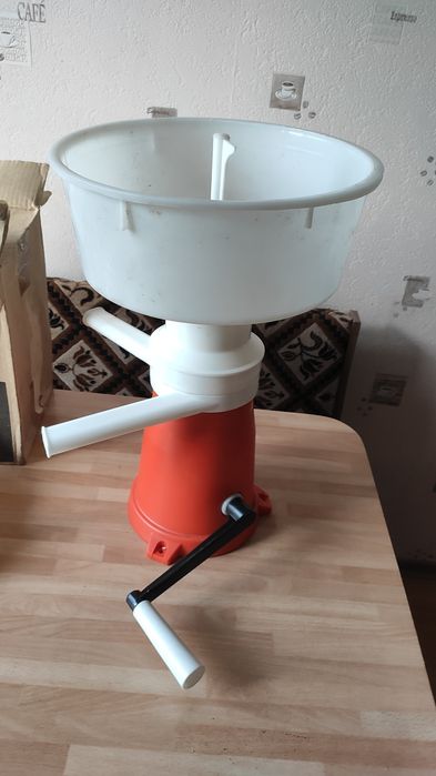 Продам сепаратор ручной