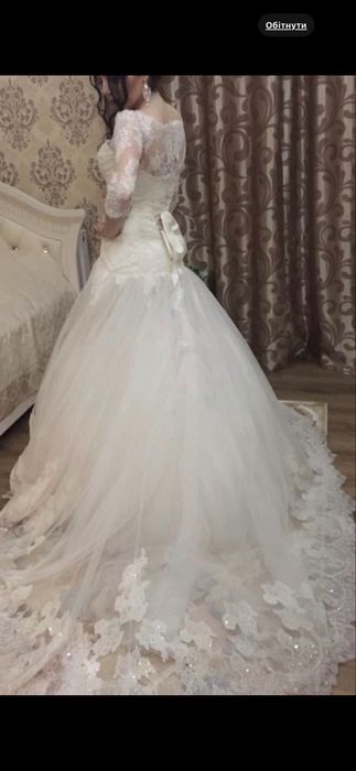 Шикарна весільна сукня з корсетом та фатой