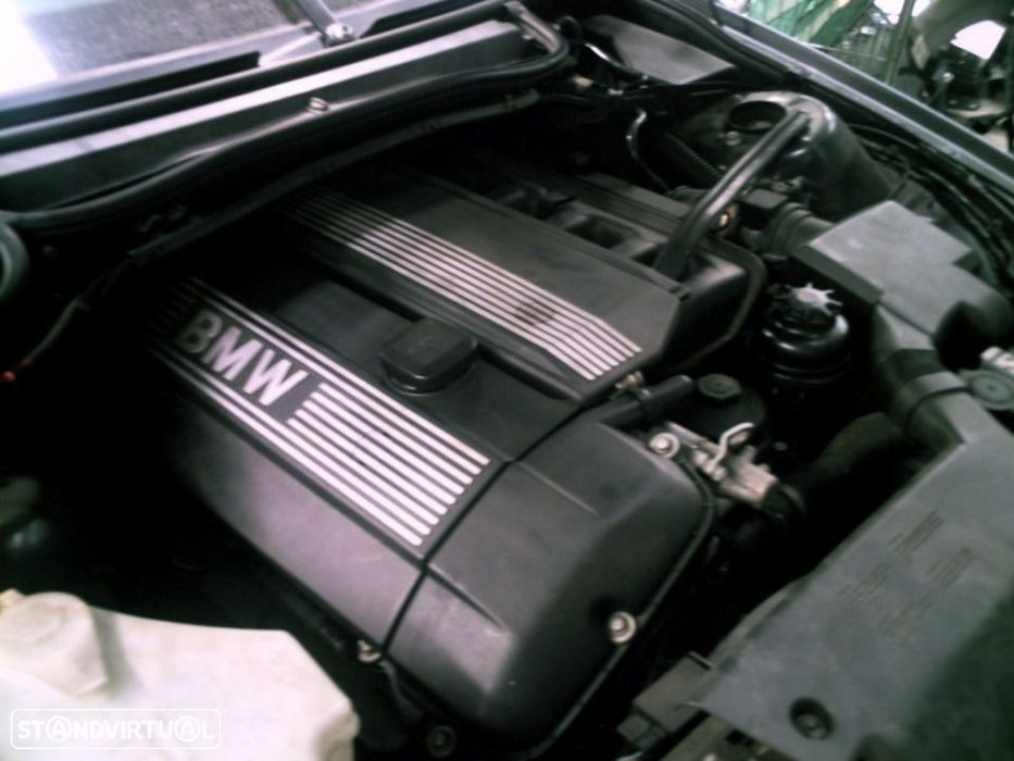 Bmw 323 i cabrio E 46 de 2001 para peças