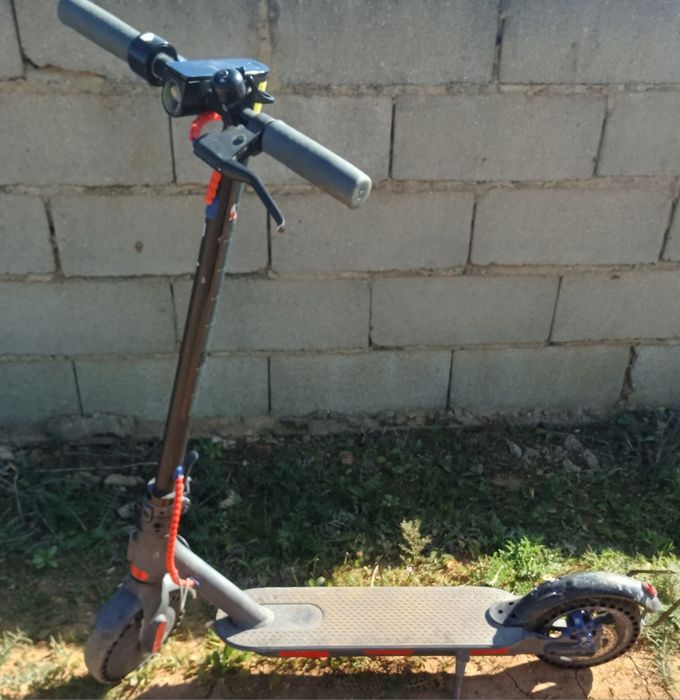 Vendo trotinete elétrica em bom estado