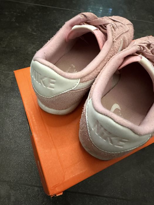 Кртсовки Nike розозовые