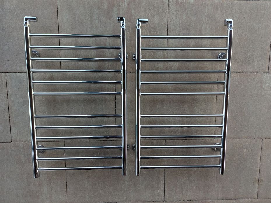 Grzejnik łazienkowy 86 na 52 cm.