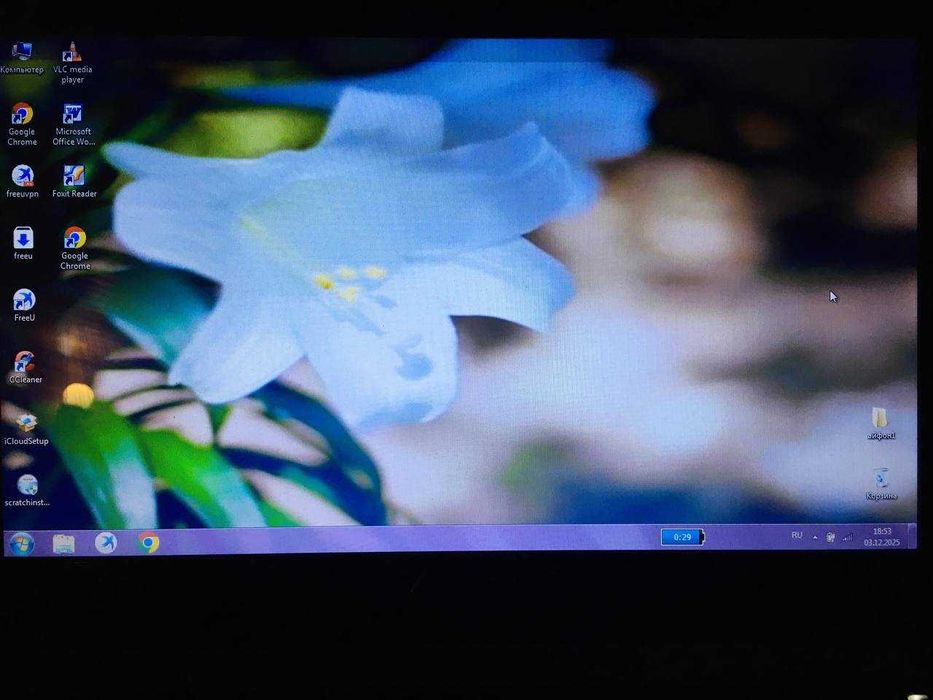 ASUS ноутбук на фото є серія і номер