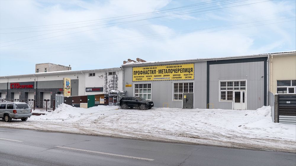 Продаж фасадне приміщення магазин склад 103,6 м2 вул. Довженко ремонт