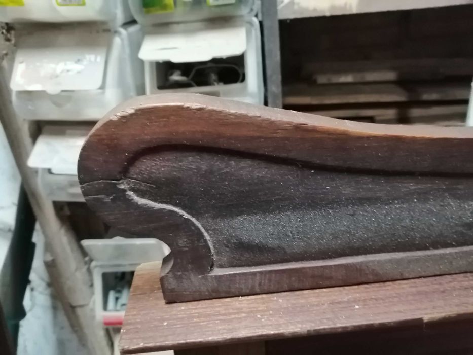 cama de casal antiga , ver bem as fotos e ler o anuncio