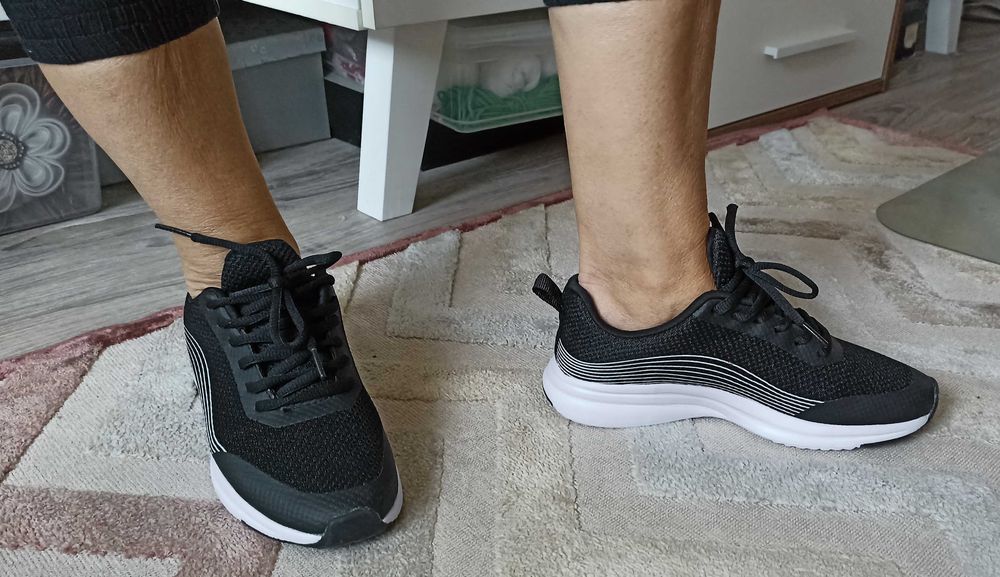 Młodzieżowe damskie Sneakersy r. 36 Memory Foam czarne, nowe lekkie oddychające Work Out.