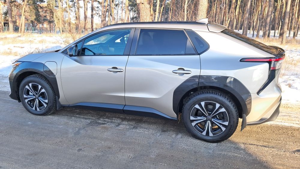 Продам Toyota BZ4X
