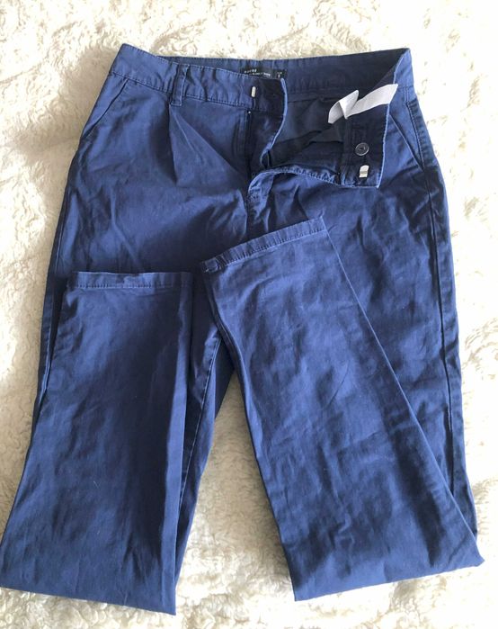 Granatowe, proste spodnie