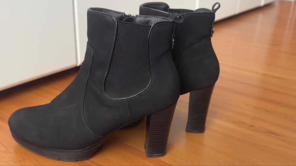 Sprzedam botki na słupku