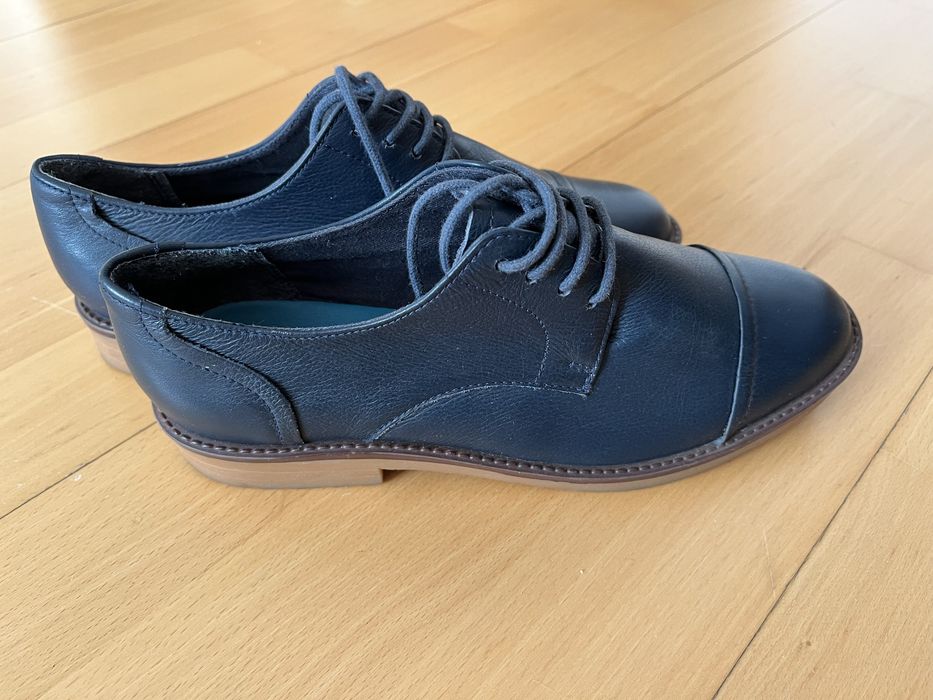 Buty pantofle oxfordy damskie Benetton granatowe rozm. 37