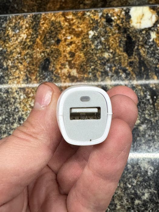 Ładowarka samochodowa USB 12–24V 5V 2.1A