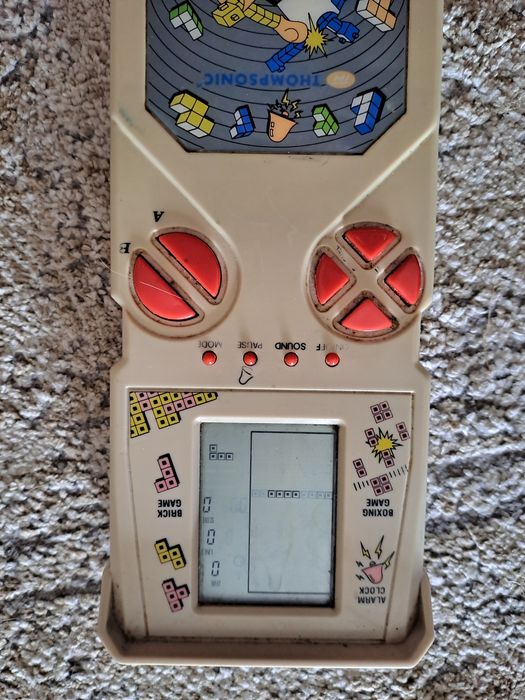Ponadczasowa konsola GAME  BOY   Thompsonic. . Sprawna