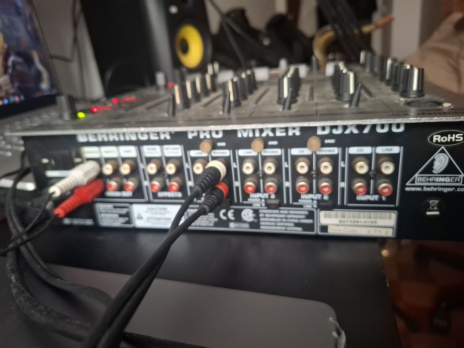 Mesa de mistura Behringer djx700