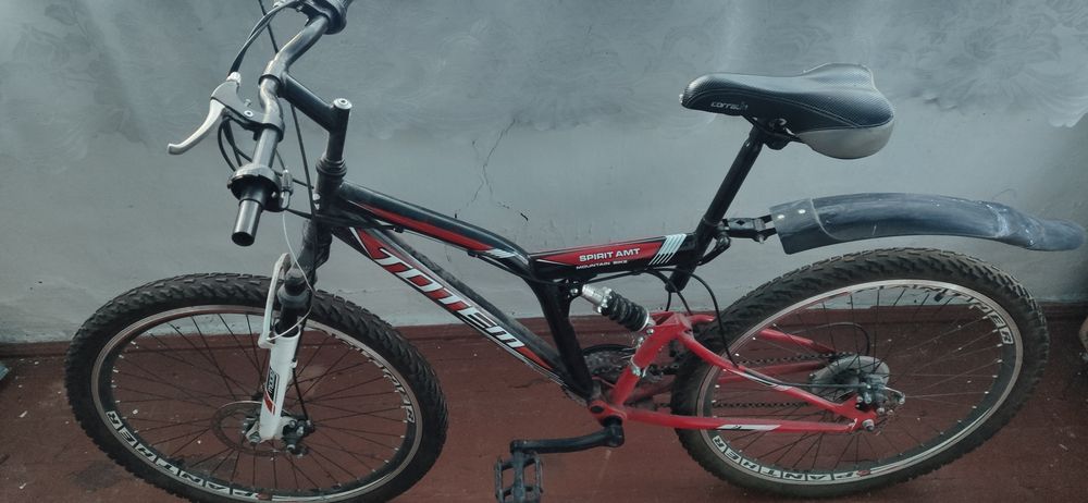 Спортивний велосипед