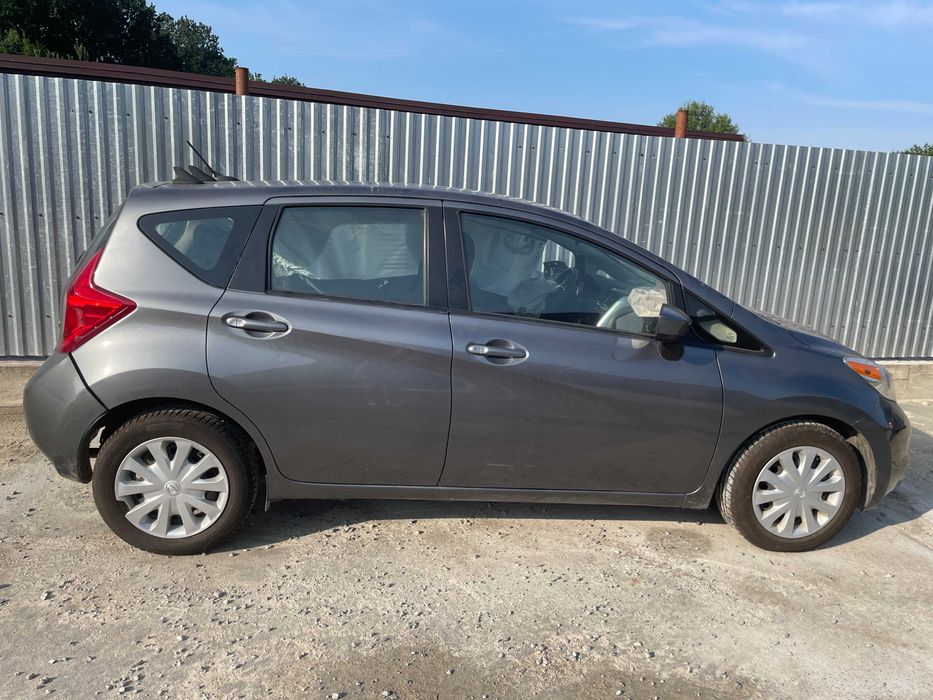 Двері праві для Nissan Versa Note 2012-2020