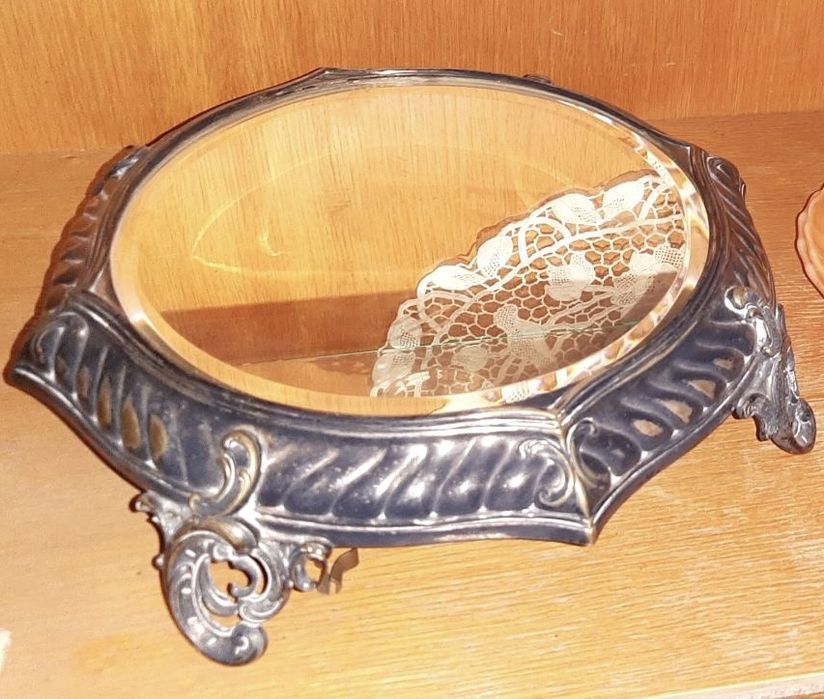 Статуэтки, вазы