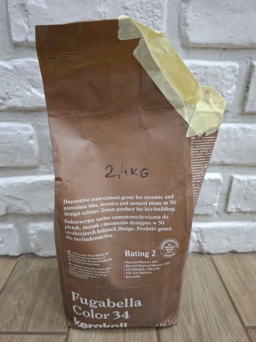 Fuga Kerakoll 05 szary. 14 gołębi 1,8 kg 30 brąz 2,6kg. 34 brąz 2,4kg