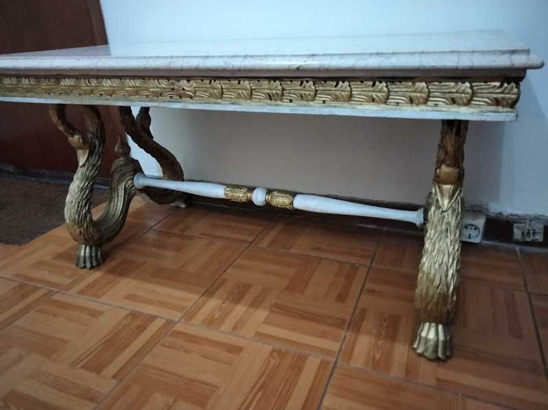 Credencia com tampo em marmore