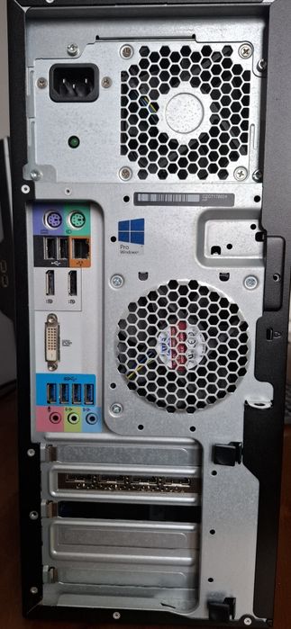 Komputer HP Z240 Tower Workstation + Monitor Benq 24 Cale + klawiatura