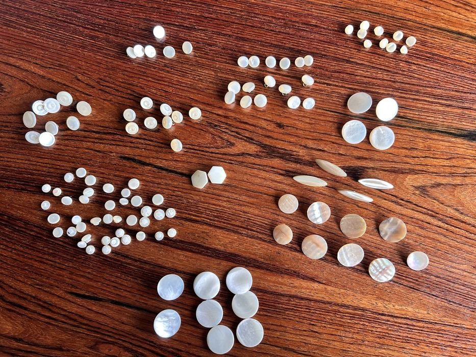 Lote de 120 botões em madrepérola, anos 30 a 50