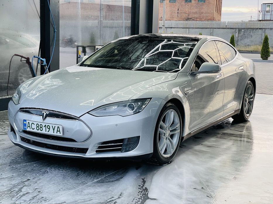 Tesla Model S 2016’ Dual motor