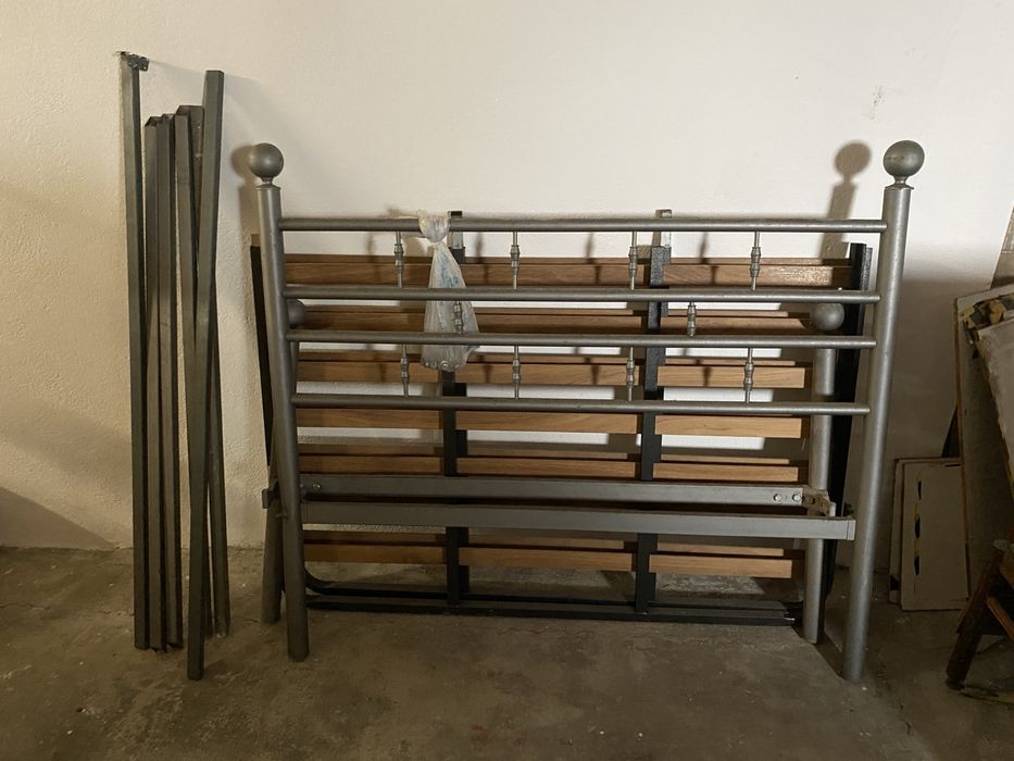 DOU - cama de casal (140x200) + estrado