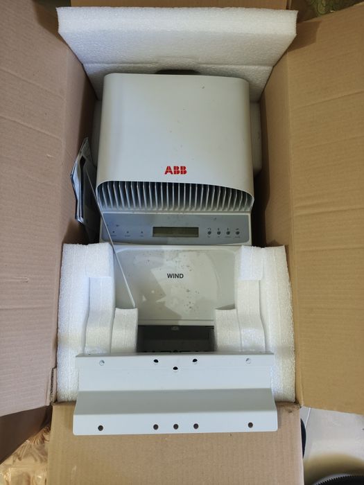 Inversor  eólico  ABB 3000w