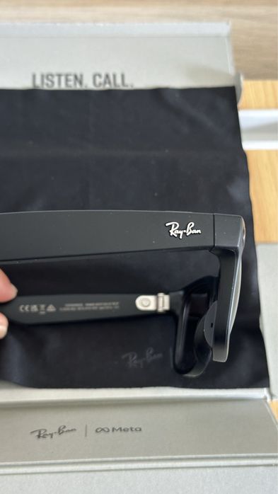 Óculos Inteligente Ray-Ban Meta Wayfarer Preto - Estado de Novo