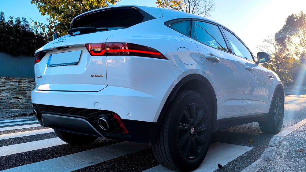 Jaguar E-Pace D150 i4D Versão Black & White — photo 5