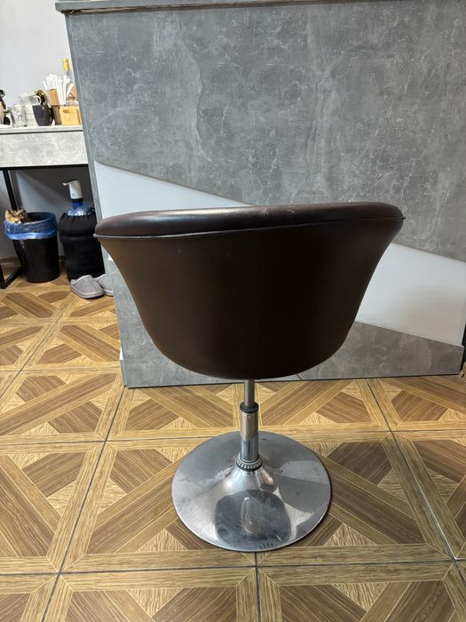 Стільчик підіймається