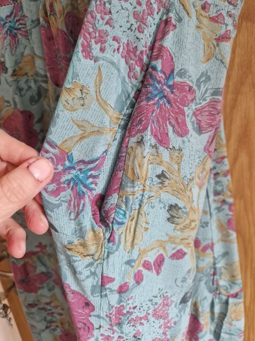 Zwiewna sukienka plus size na lato maxi