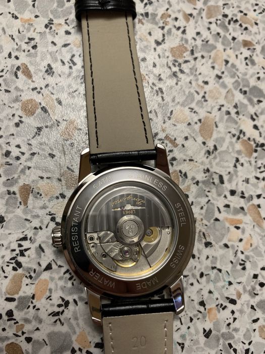 Часы Longines conquest