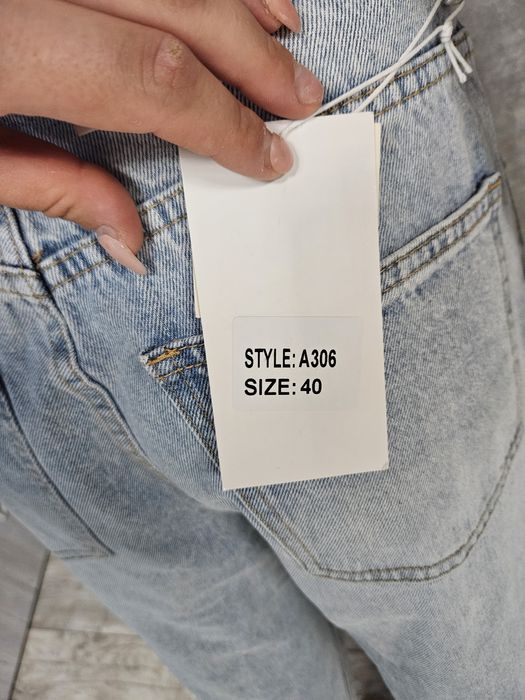 Nowe spodnie jeansowe premium SeeSee Parirs z rozdarciami rozm 40