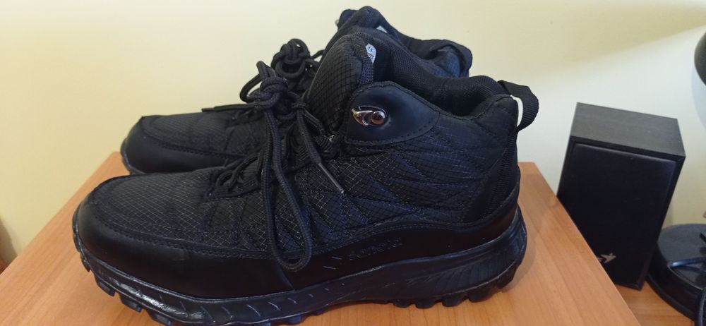 Зимові кросівки, утеплені мехом, розмір 39/40