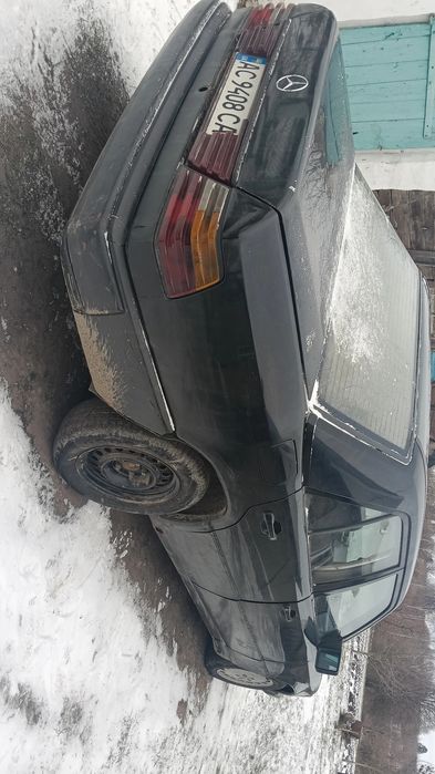 Мерседес 124 в непоганому стані