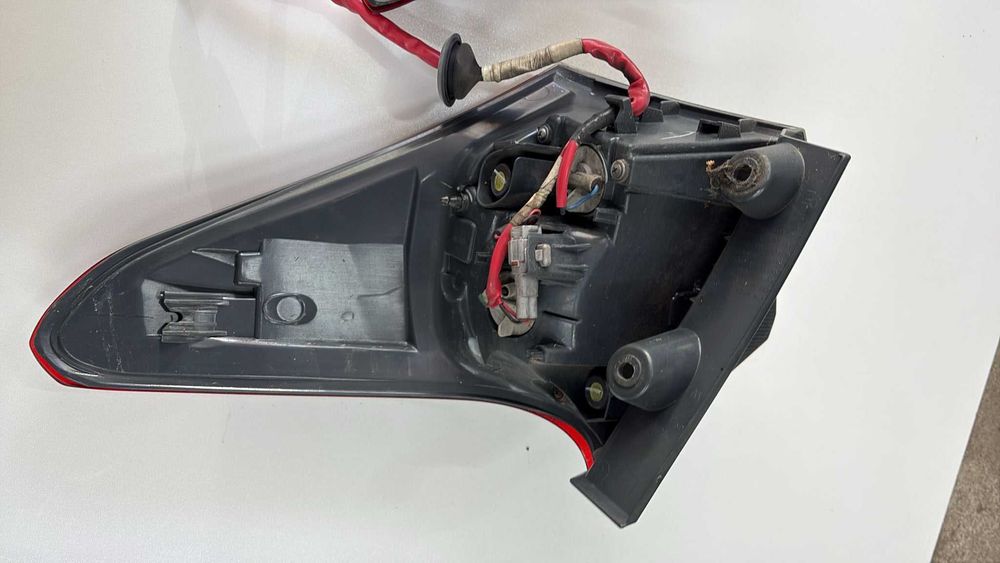 Lampy tylna prawa Toyota Auris II kombi lift – oryginał